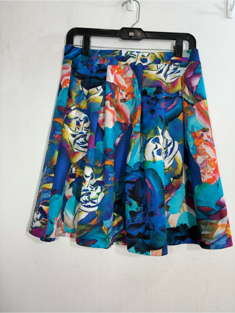 Spense Bold Multicolored Floral Circle Mini Skirt